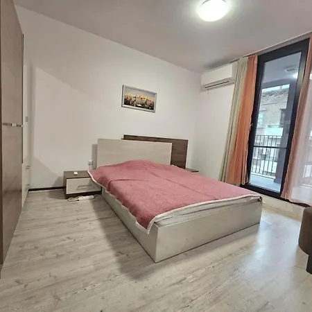 Prime Location Sea Garden & Center Parking Apartament