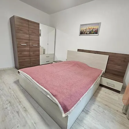 Prime Location Sea Garden & Center Parking Apartament *